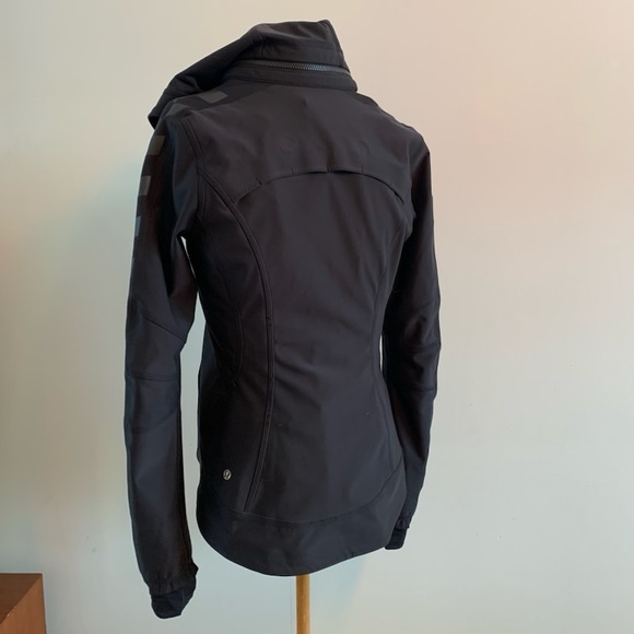 Lulu Lemon light jacket. Black. Size 4. Measurements in photos - Picture 3 of 9